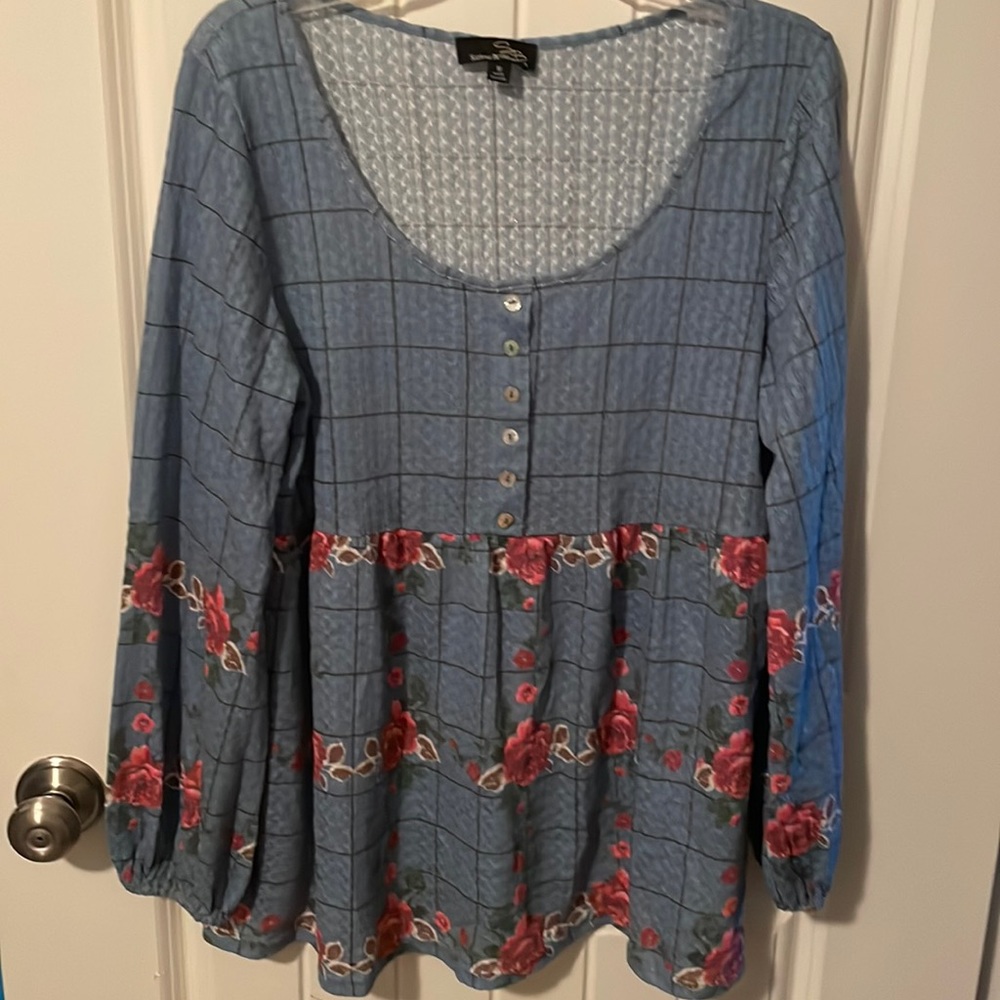 Suzanne betro floral top pink rose blue crew neck